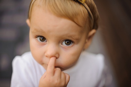 Nose picking and rubbing can spread pneumonia causing bacteria