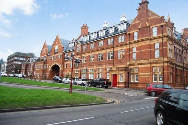 The Green Cave Day Nursery & Montessori Pre-School, 8-10 Vale Road