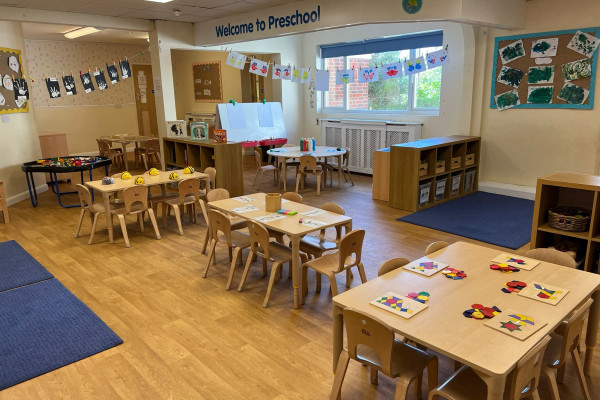 Little Oaks Children's Nursery KT22 7HH