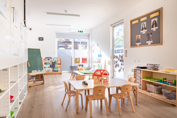 Les Petites Etoiles Bilingual Montessori - Crouch Hill, London