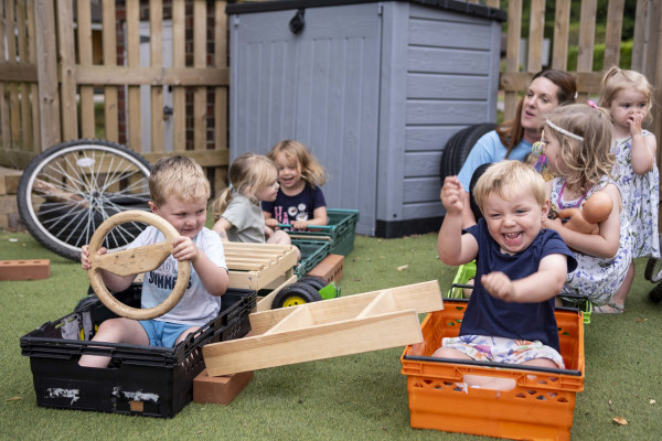 Tenderlinks Day Nursery - Elstead GU8 6DU