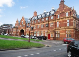 Nurseries belonging to The Green Cave Day Nursery & Montessori Pre-School