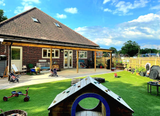 Nurseries belonging to Tenderlinks Day Nursery - Elstead